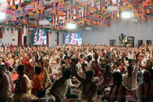 2016-12dec-2nd-nithyananda-diary_imgl2571_bengaluru-aadheenam-sadashivoham-day2-intro_sadashivoham-crowd